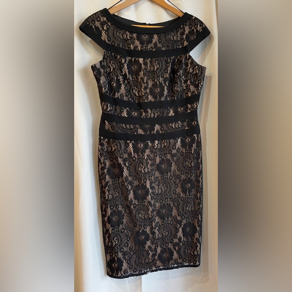 Adrianna Papell Black Lace Overlay Dress with Cap Sleeves Size 10